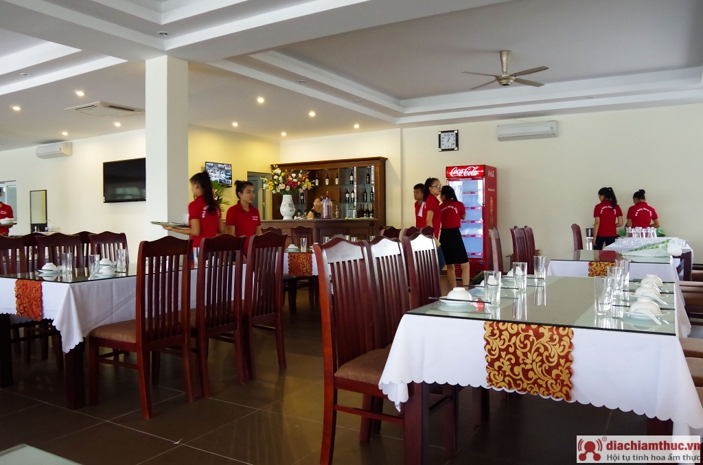Không gian Nhà hàng Hồng Châu