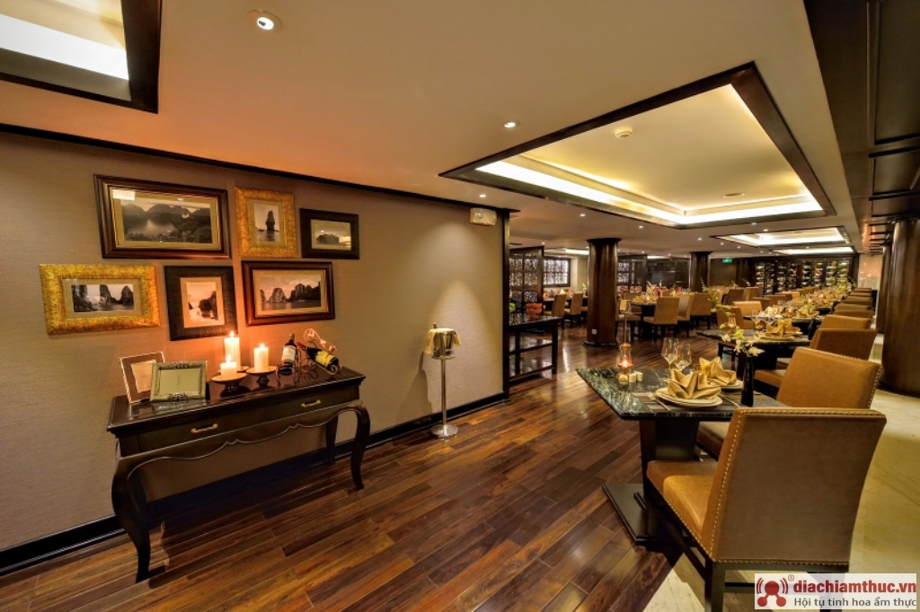 Whiskey Gallery Restaurant Hạ Long