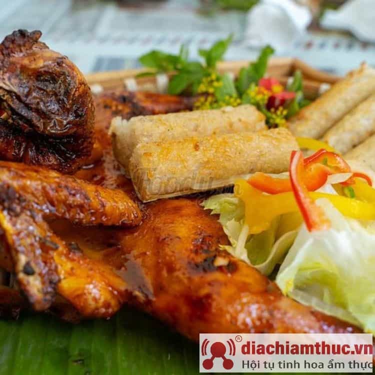 Cơm niêu gà nướng Kim Gia