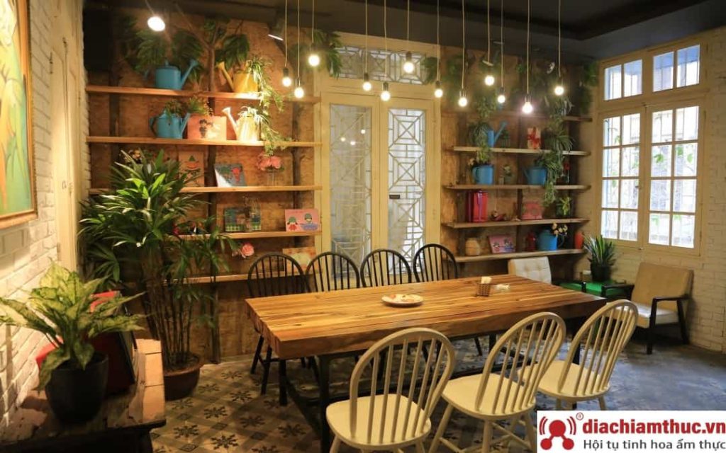 Top 20+ Các Quán Cafe Đẹp Ở Hà Nội Để Chụp Ảnh Lưu ngay Top 30 quán cafe Hà Nội check-in sống ảo cực kỳ xịn xò 219 Hoa 10 Giờ – Floral & Book Cafe Hà Nội