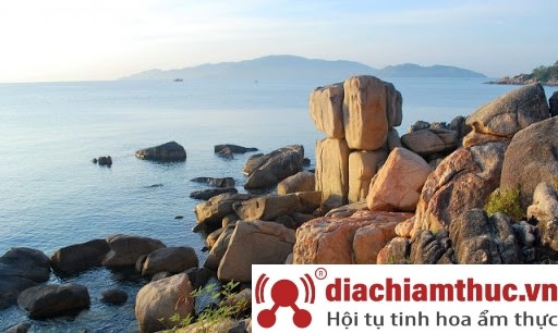 Hòn Chồng – Hòn Vợ Nha Trang