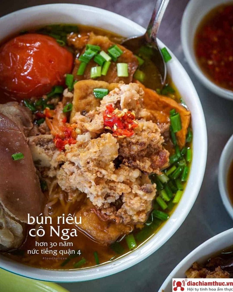 Bún riêu Cô Nga Sài Gòn