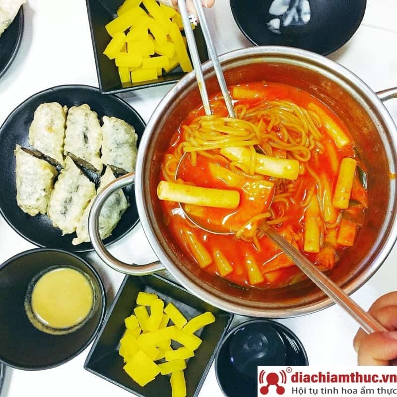 Gukmul Tokbokki – Buffet tokbokki Hà Nội