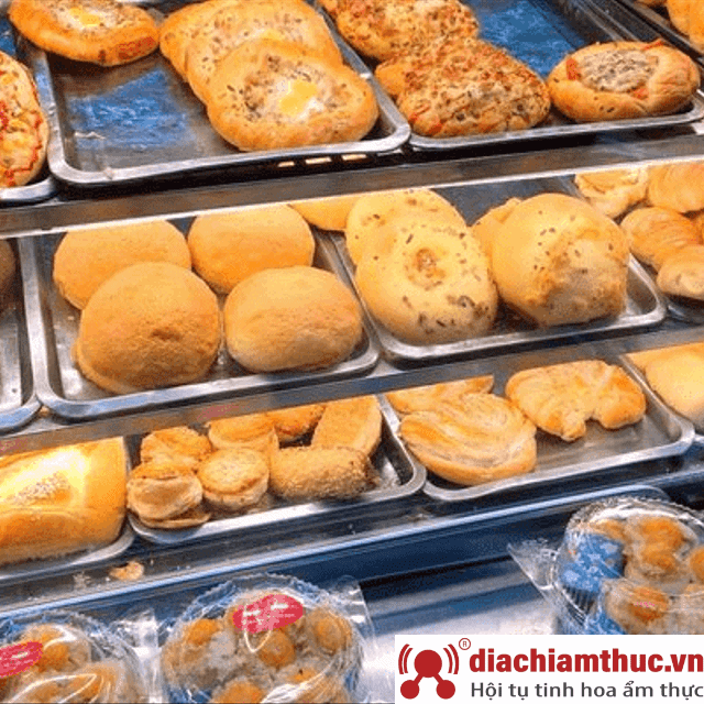 Tiệm bánh mì Những chàng trai – Lê Văn Khương