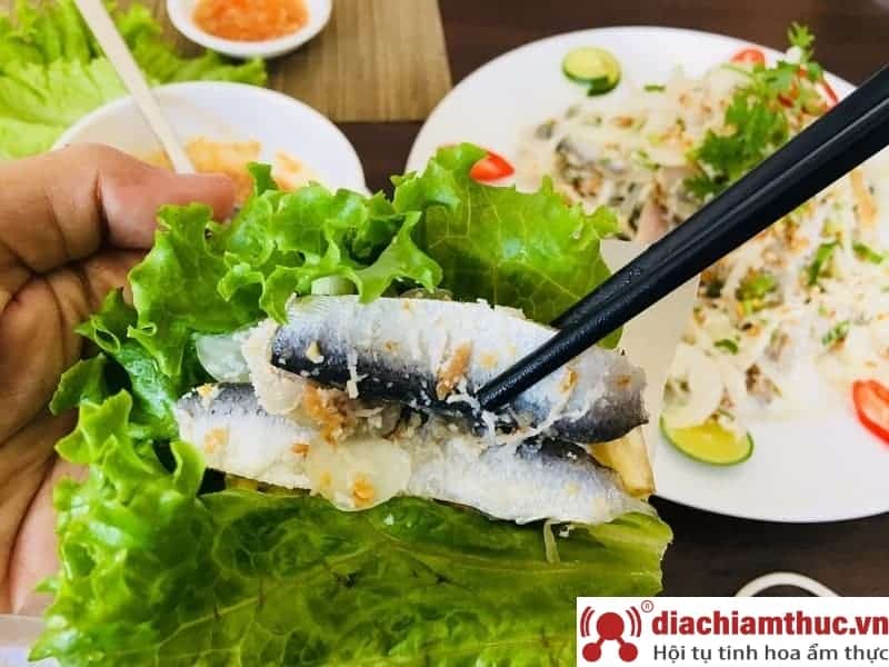 Gỏi cá trích - Đặc sản Phú Quốc
