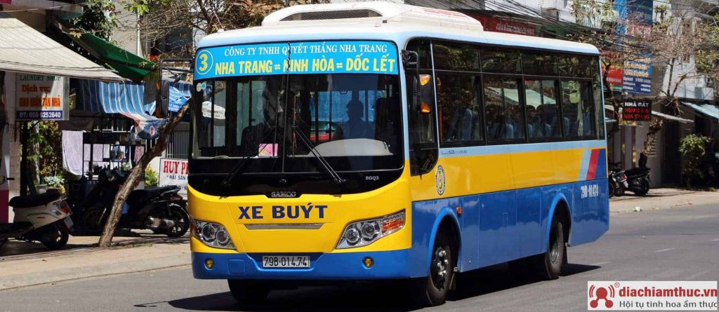Di chuyển bằng xe bus Nha Trang