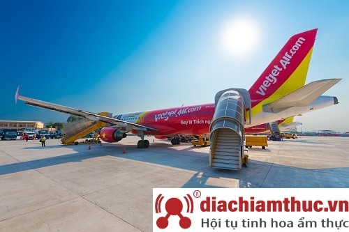 Đi máy bay đến Đà Nẵng chụp ảnh cưới