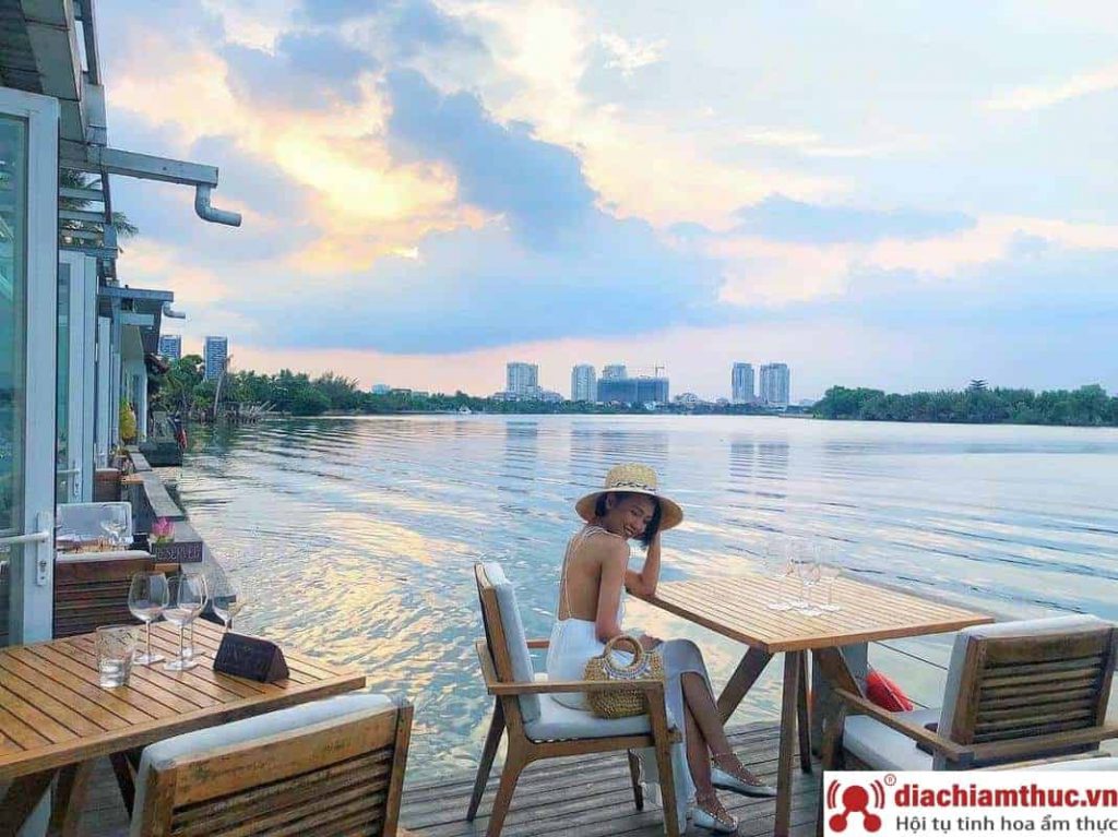 Bật mí những nhà hàng bên sông Sài Gòn