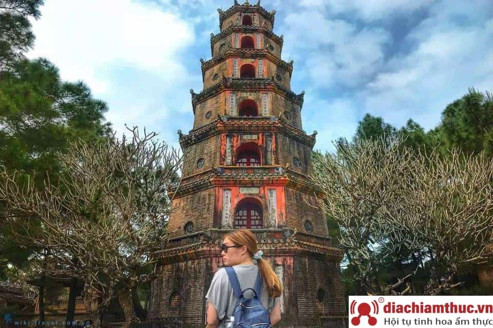 Viếng chùa Thiên Mụ
