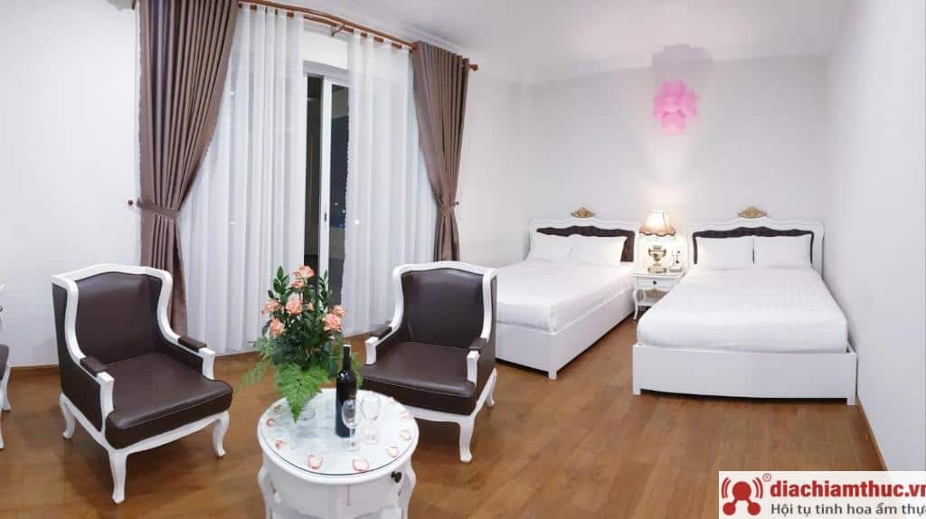 Carita Hotel sở hữu không gian khách sạn khá thoáng và sạch sẽ