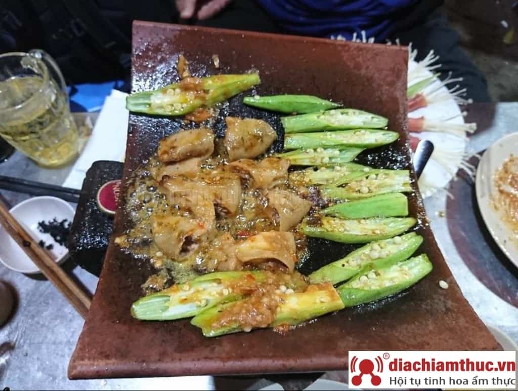 Hoa Hung tenxhere me mish viçi - pllakë e pjekur në skarë