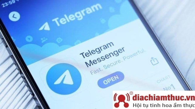 Review giao diện Telegram