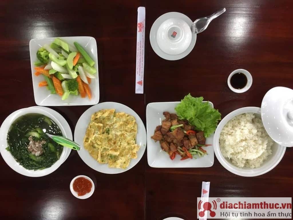 Cơm Cường Hà Nội – Địa điểm ăn cơm niêu ngon tại Phú Quốc
