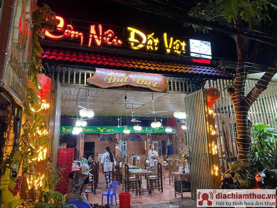 Cơm Niêu Đất Việt
