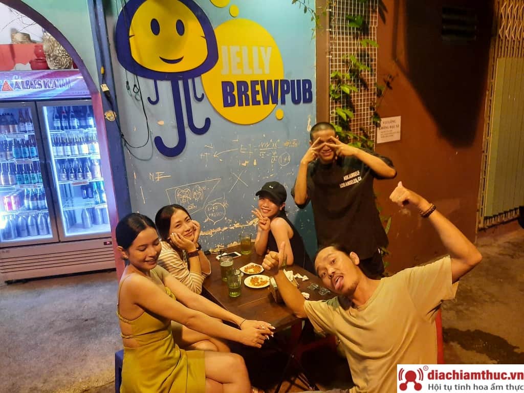 Jelly Brewpub – Craft Beer Nha Trang tọa lạc trong một con hẻm nhỏ