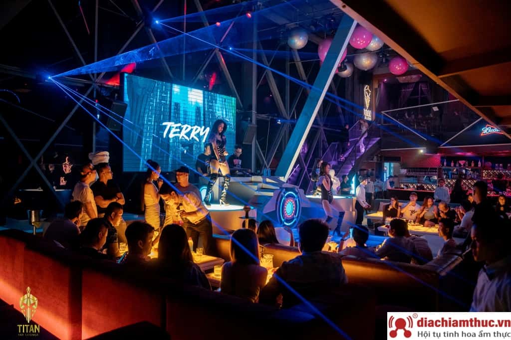 Quán bar Titan Sky Lounge Nha Trang