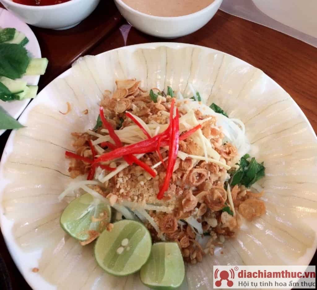 Restorantet më të shijshme të sallatës së peshkut me kajsi Nha Trang