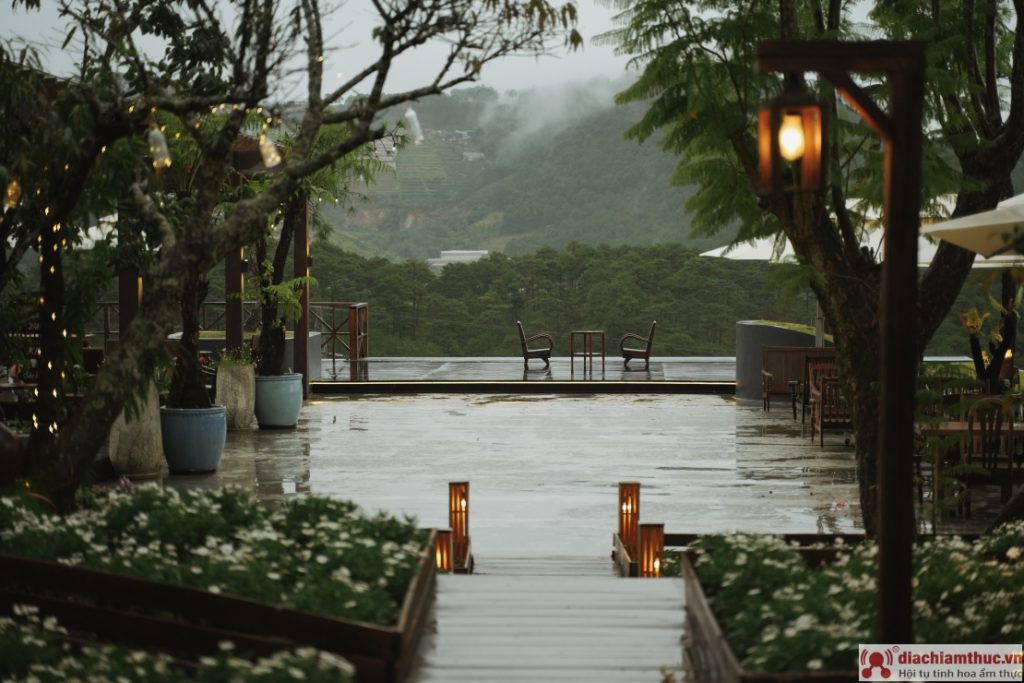 Bình Minh Ơi vào một ngày mưa
