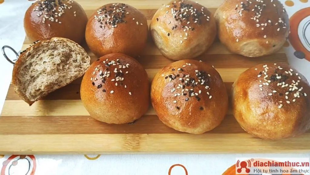 Si të bëni bukë gruri integral me gjalpë