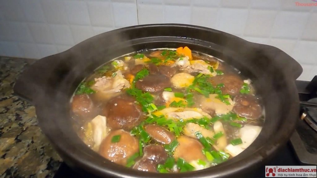 Cách nấu canh gà nấm hương