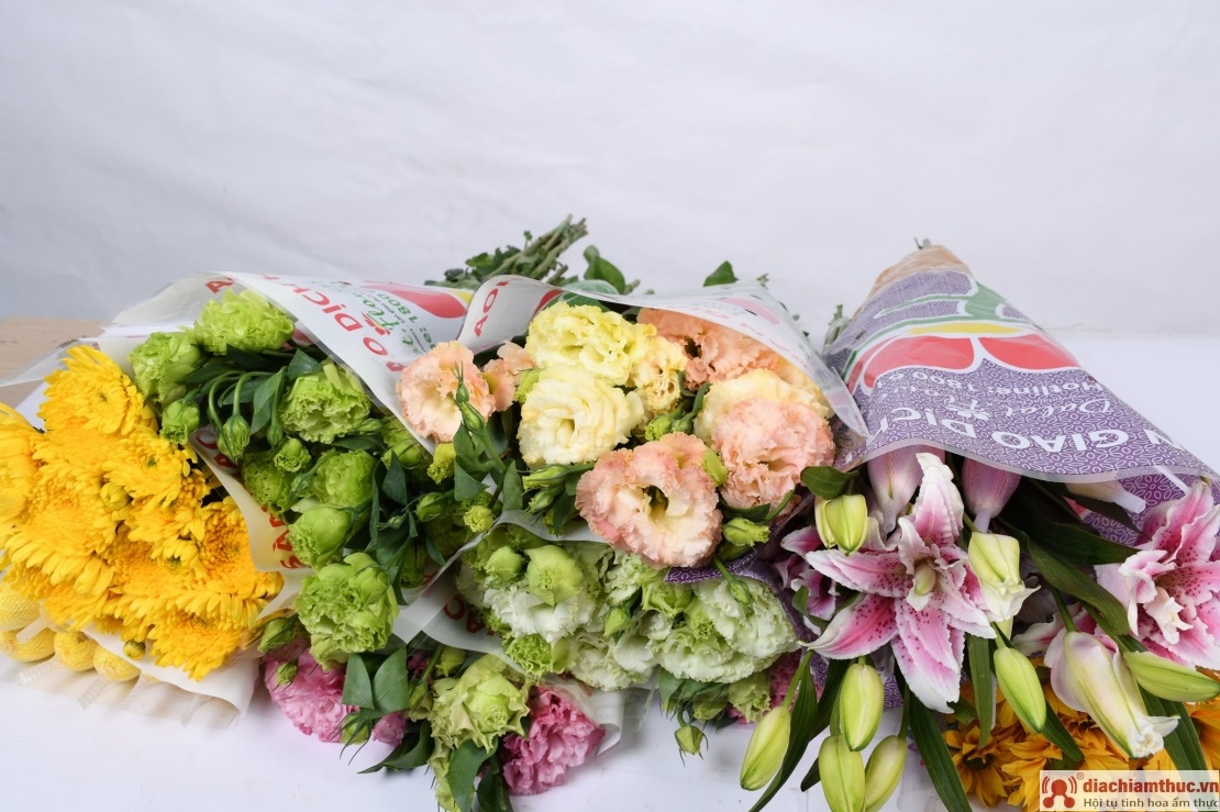 Dyqan lulesh të freskëta Ton Duc Thang Dak Nong