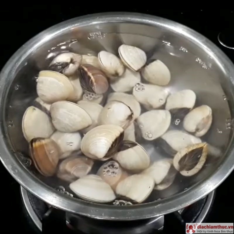 Përgatitja e molusqeve të gatuara tradicionale