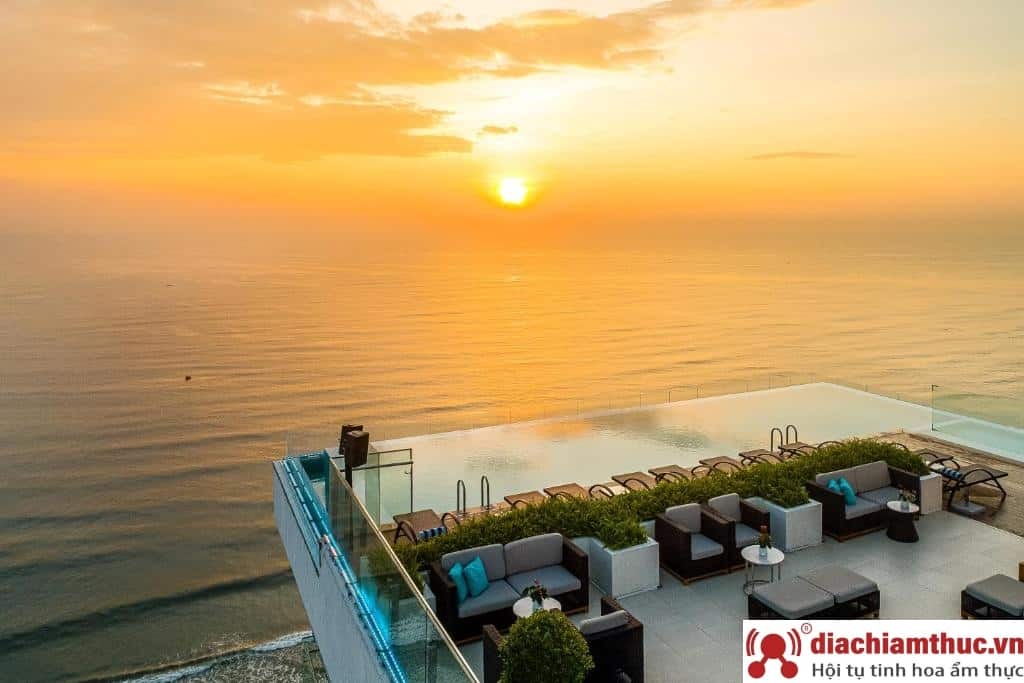 TMS Luxury Hotel Danang Beach 