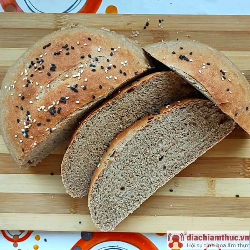 Thành phẩm bánh mì nguyên cám đơn giản