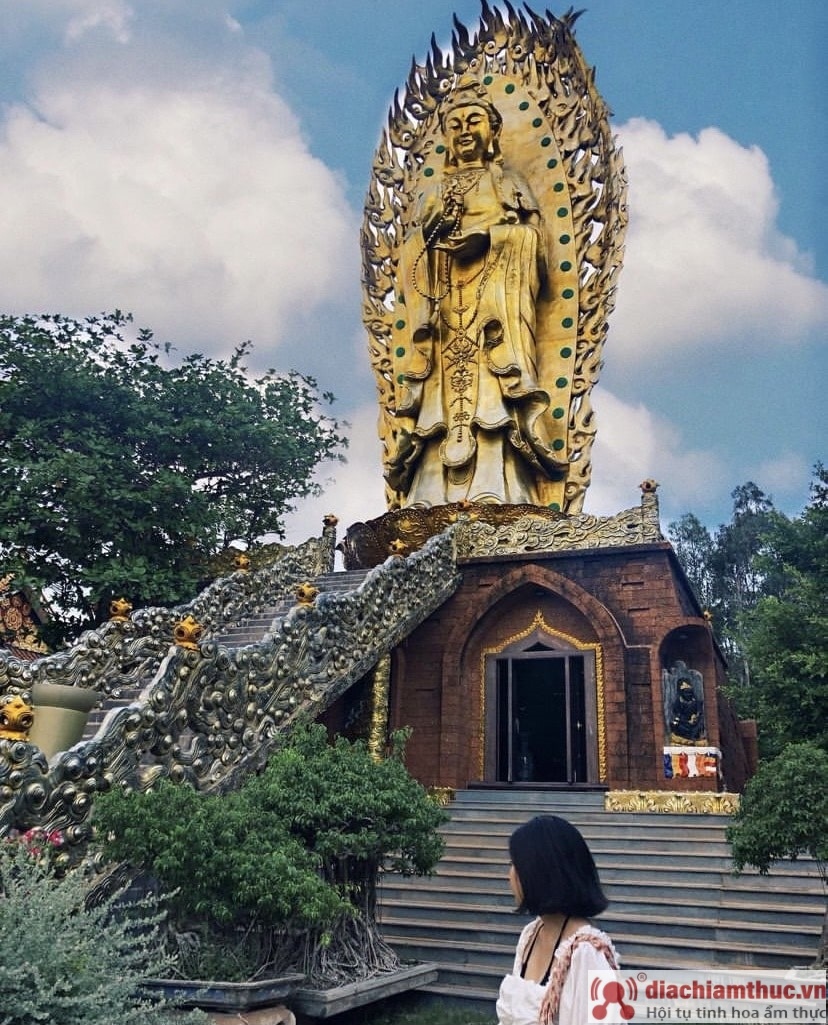 Tịnh Xá Ngọc Hòa chiêm ngưỡng tượng phật đôi lớn nhất Việt Nam