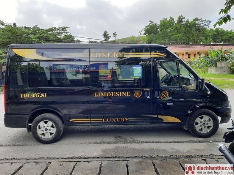 Xe limousine Quang Mười