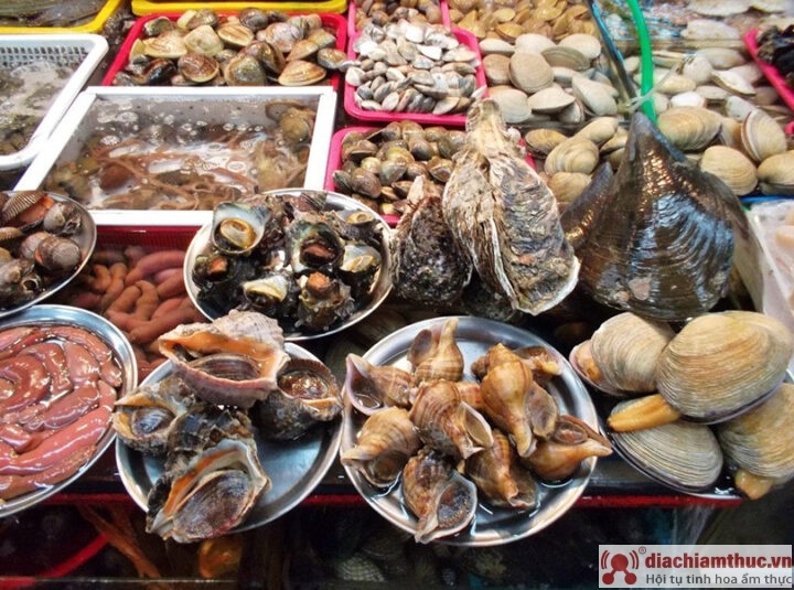 Chợ hải sản Nguyễn Tất Thành Đà Nẵng