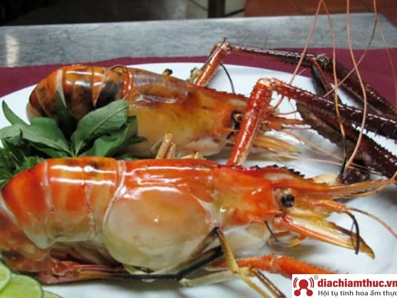 Món ăn tại Nhà hàng Minh Hạnh chuyên hải sản tươi sống Sầm Sơn