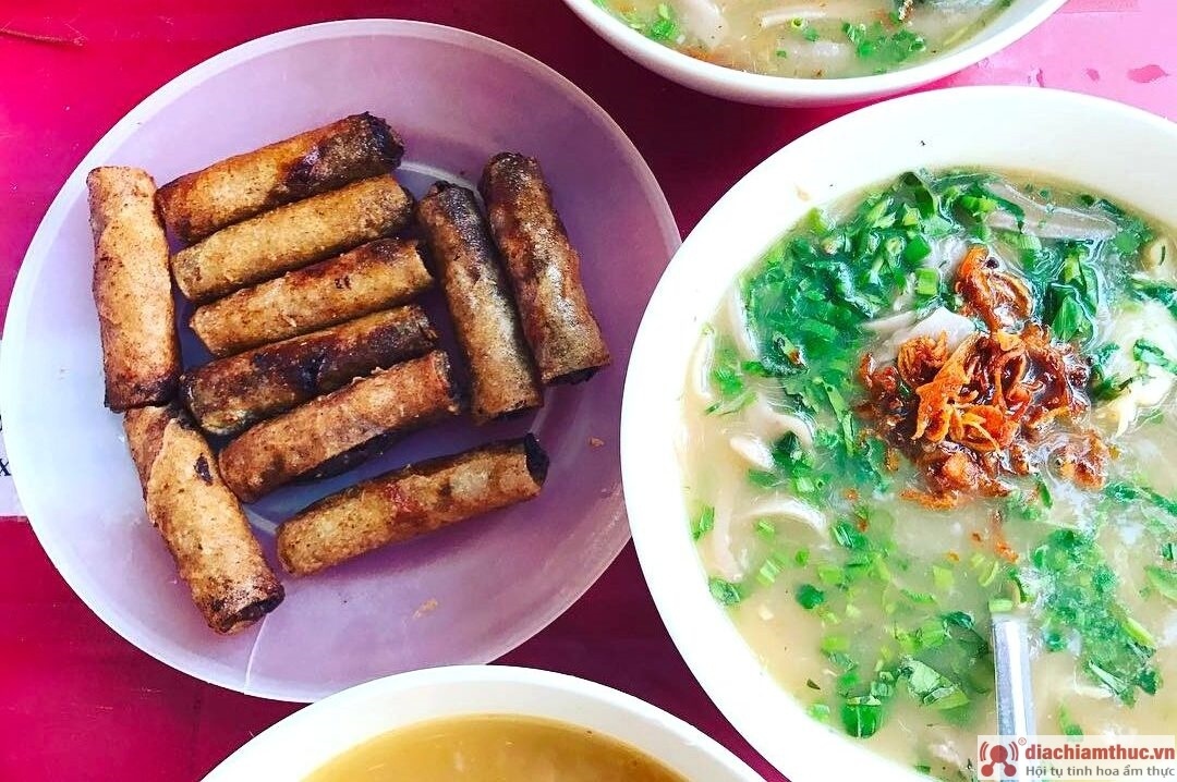 Dyqan supë me petë Quang Binh - 24 specialitete të qytetit të lindjes