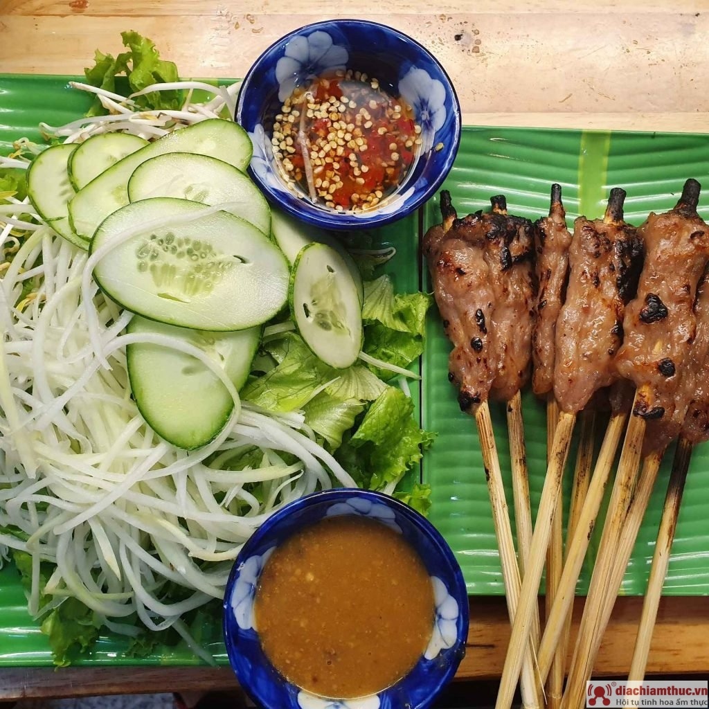 Quán nem lụi Ku Huế