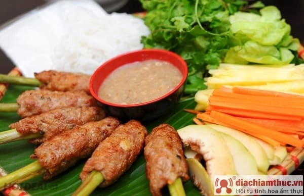 Quán nem lụi bà Ngôn