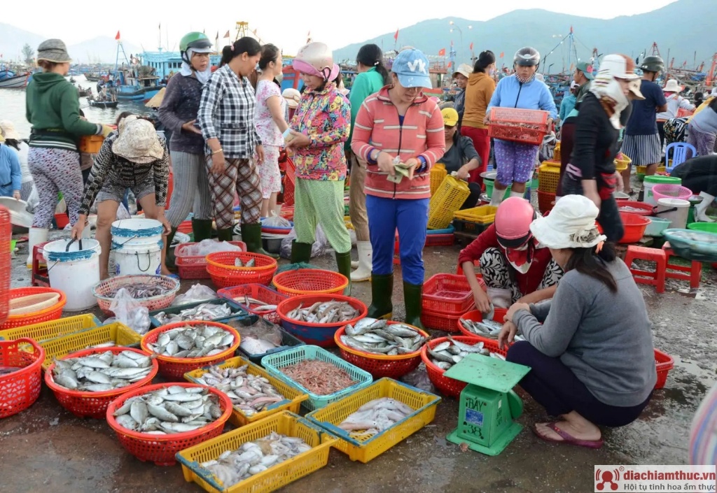 Chợ hải sản Đà Nẵng Nguyễn Tất Thành