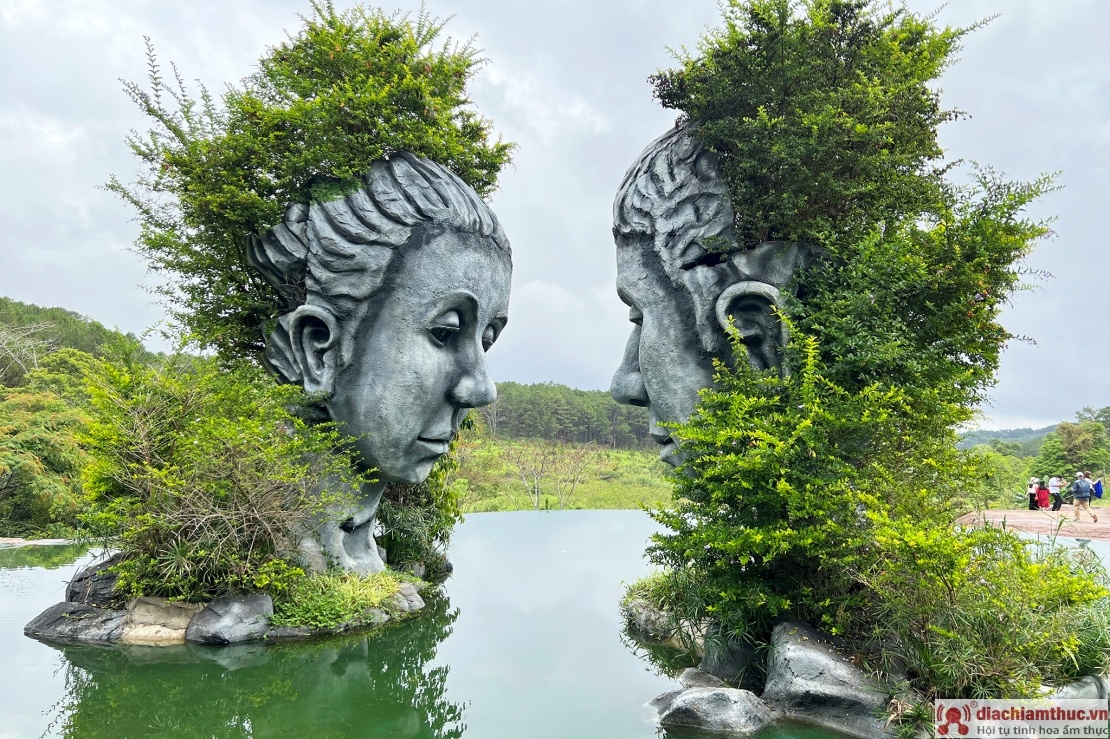 Hồ Vô Cực