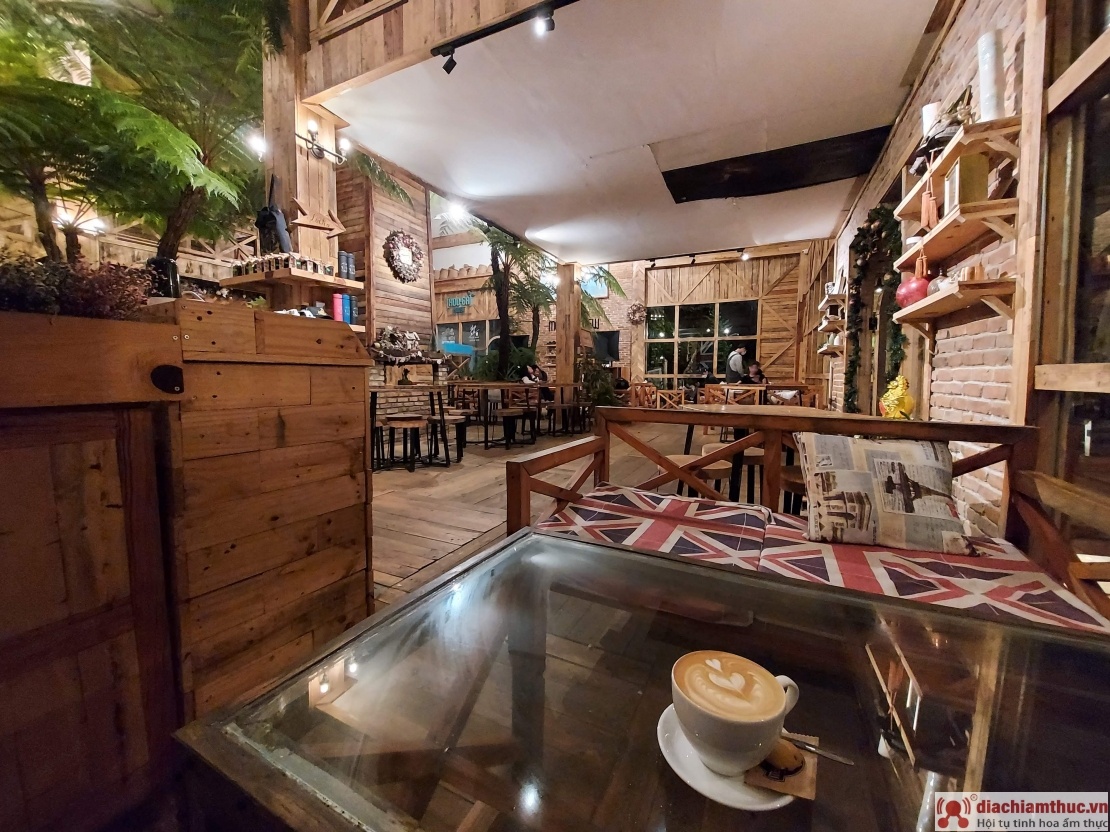 Quán cà phê nhà gỗ Đà Lạt mang phong cách Bắc Âu