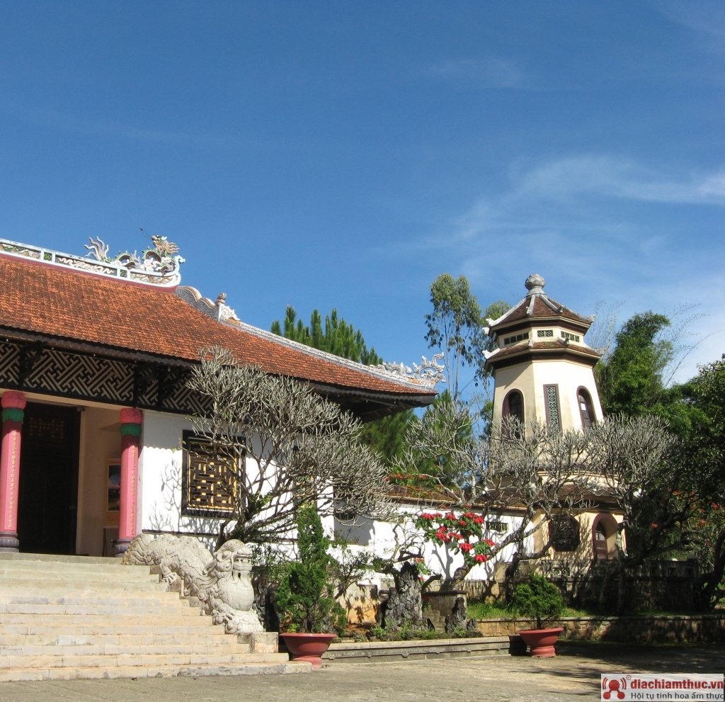 Top những ngôi chùa Đà Lạt nổi tiếng tâm linh