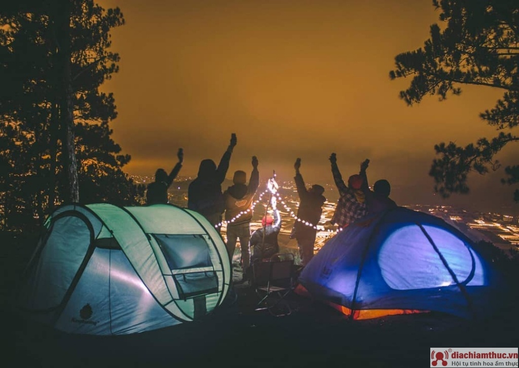 Camping Đỉnh Hòn Bồ
