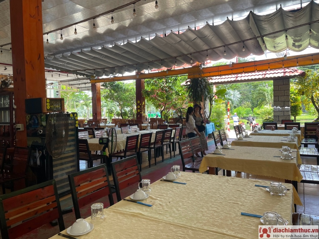 Nhà hàng Cánh Buồm Côn Đảo