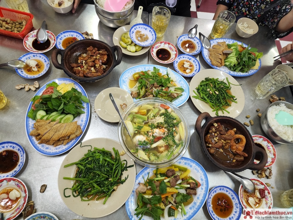 Quán ăn gia đình Bửu Lộc