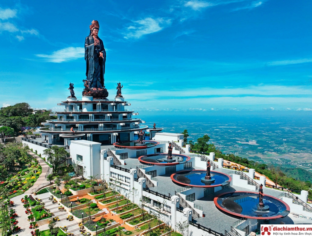 Núi Bà Đen - biểu tượng Tây Ninh