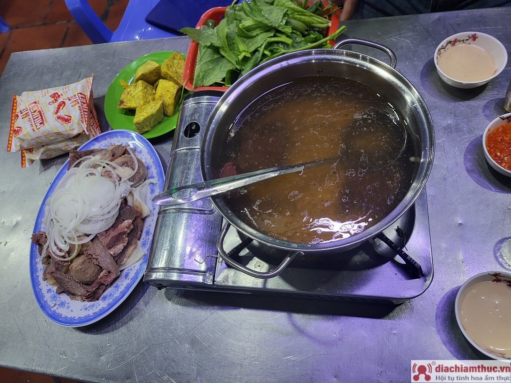 Quán Ăn Năm Đạt