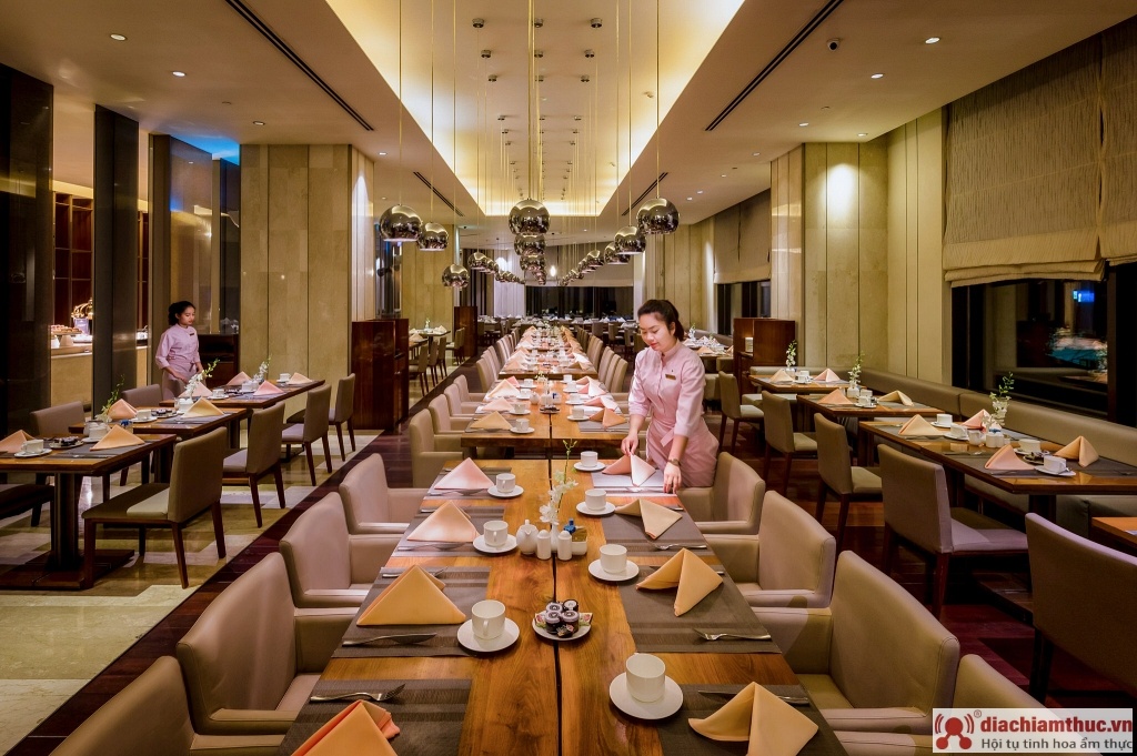 La Brasserie - Hotel Nikko Saigon