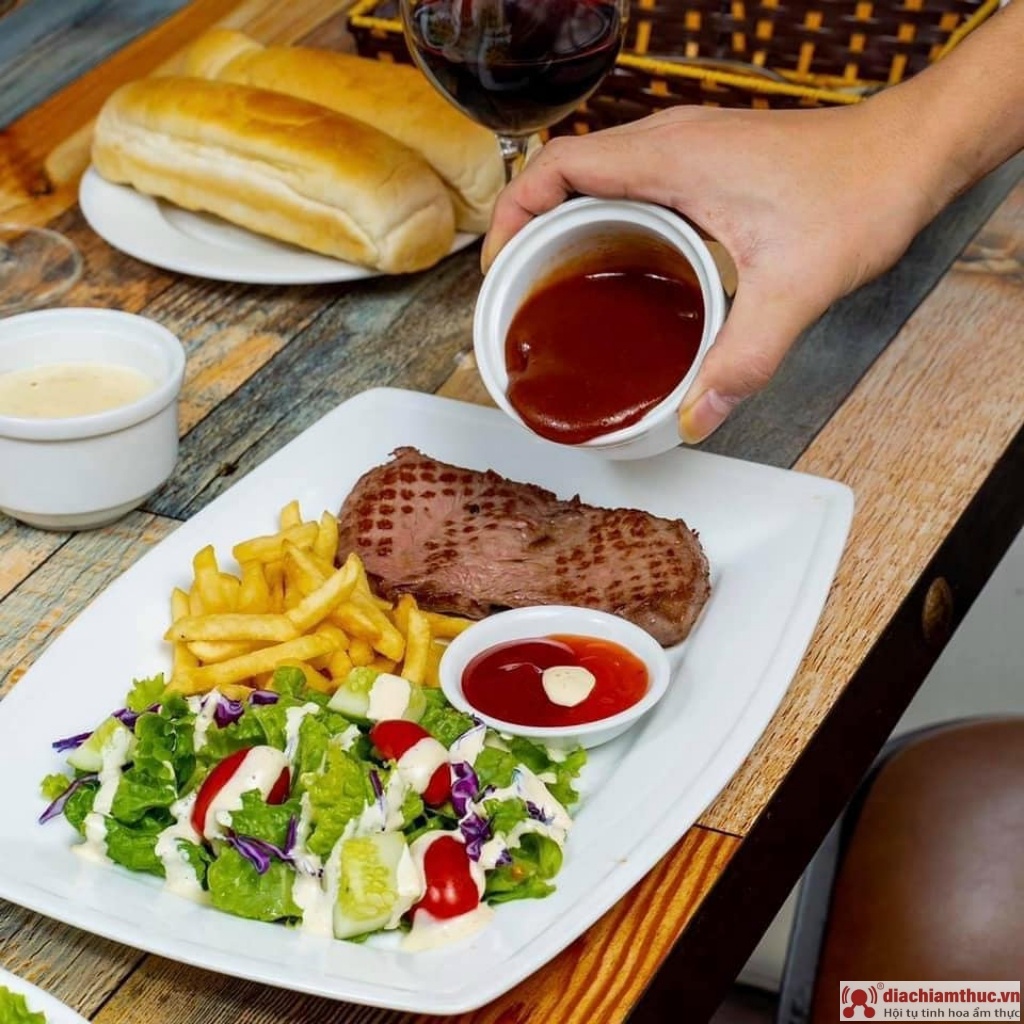 Luna Steak
