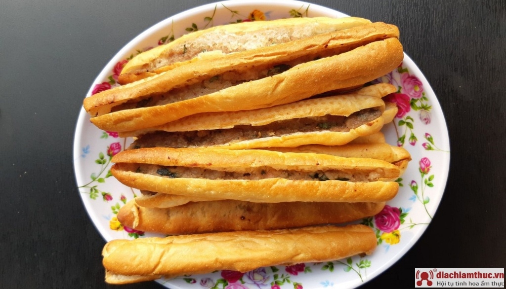 Bánh mì que Phan Đình Giót