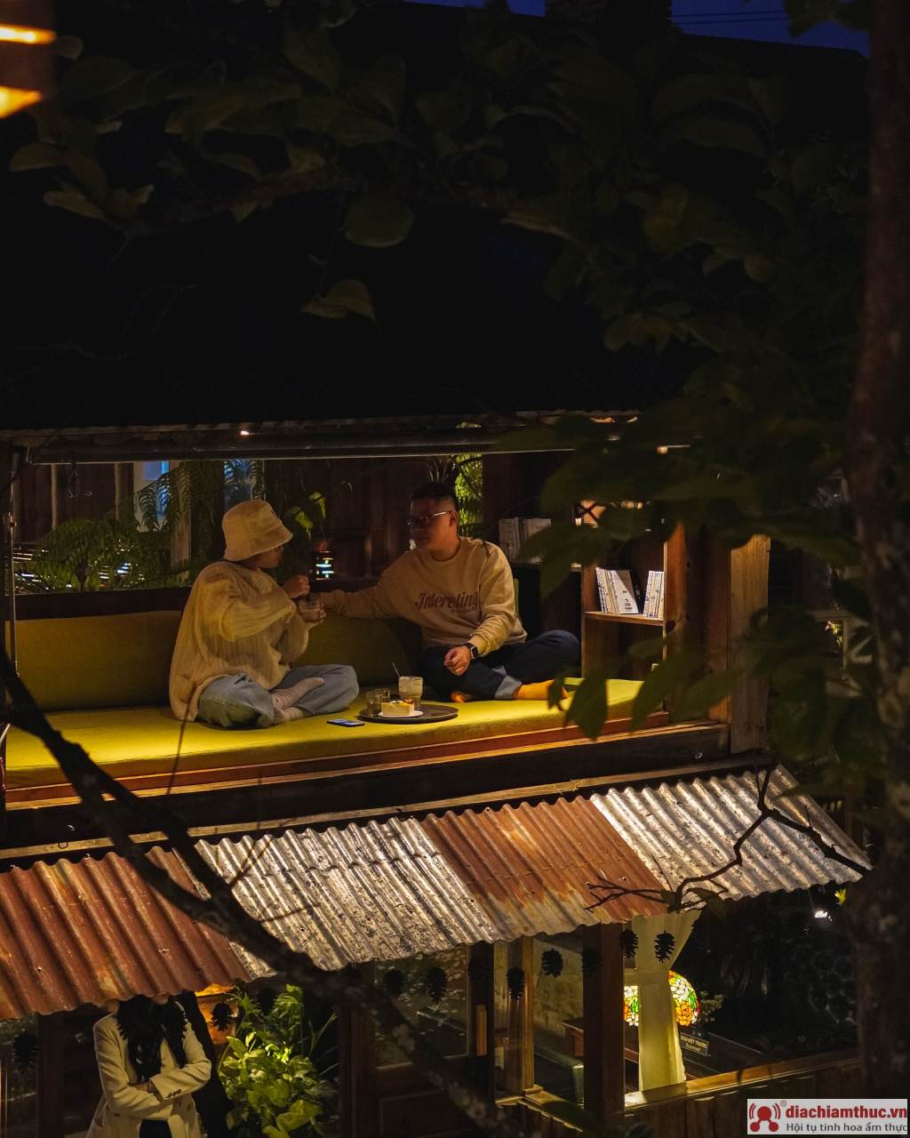 Bình Minh Ơi vào ban đêm