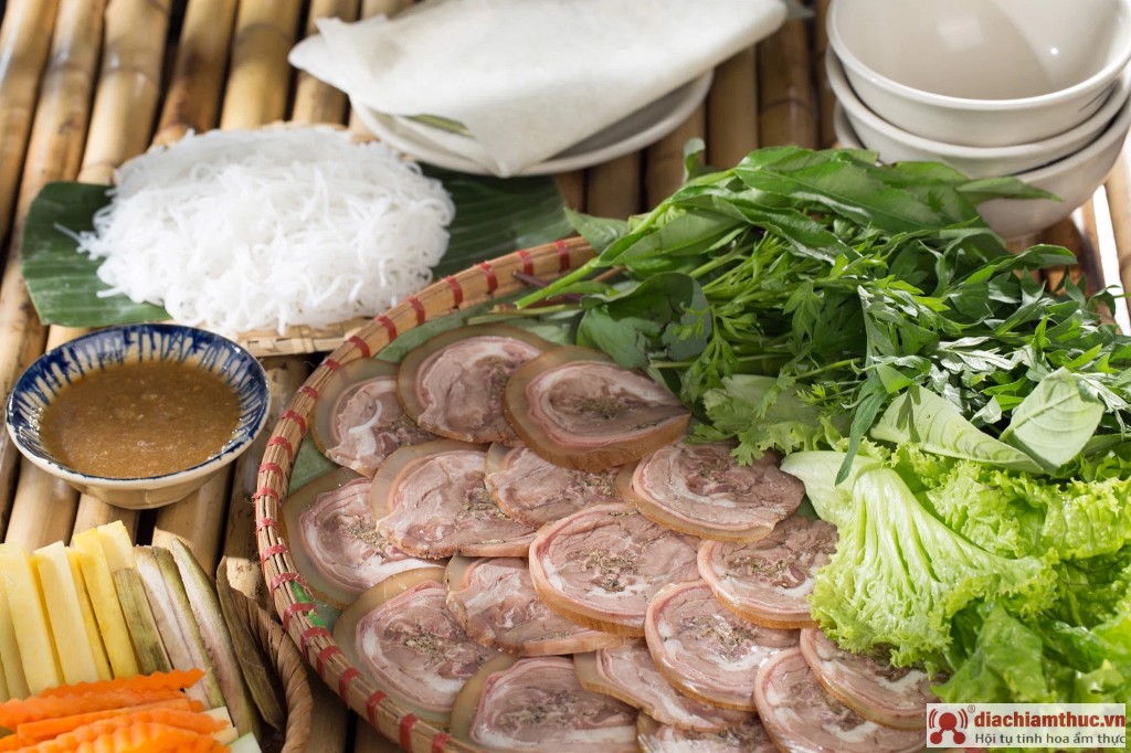 Bò tơ cuộn rau rừng - Tinh tuý ẩm thực Việt