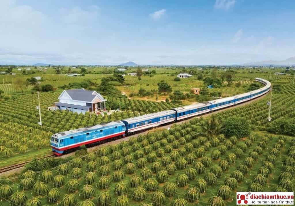 Di chuyển bằng tàu hỏa Biển Thuận An